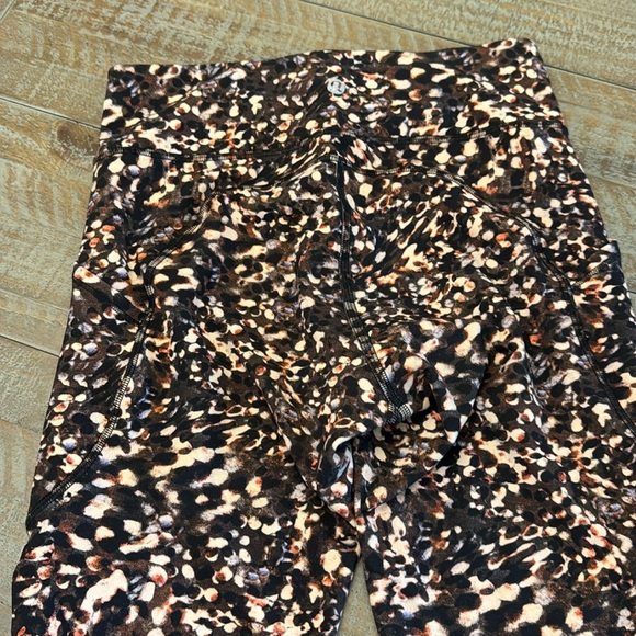 Lululemon Invigorate High-rise Crop Motion Flux Multi Size 6 - Picture 8 of 9